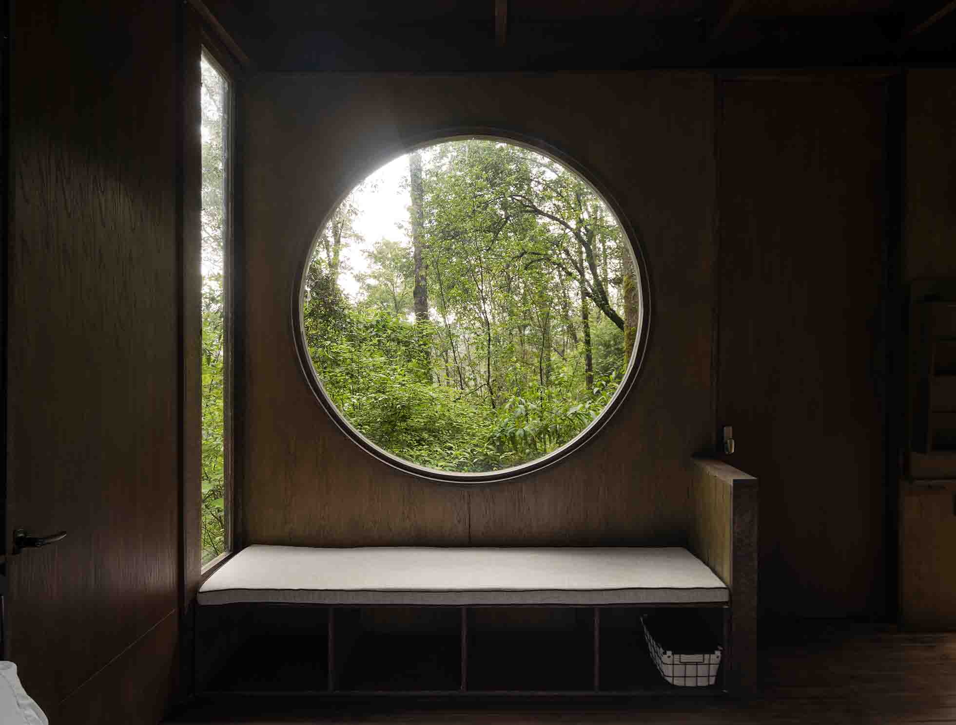 <span class='videoSpace'>WANDER MINERAL</span> </br> HIDALGO_5 A-FRAMES_10 O-FRAMES_IN THE DENSE FOREST_AD REVELATION OF THE YEAR_ 5